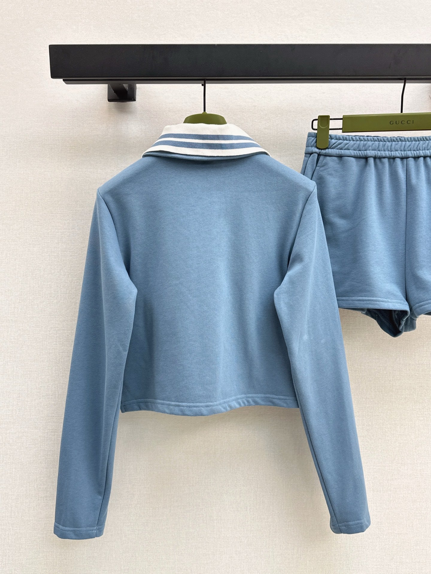 Gu* 25ss Polo collar crop trucksuit set