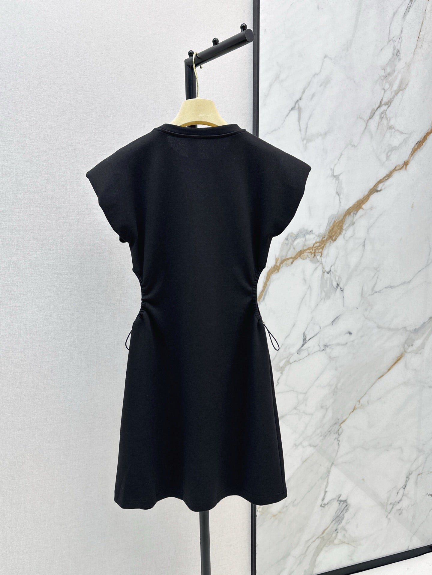 M*u 25ss Embroidered drawstring waist dress