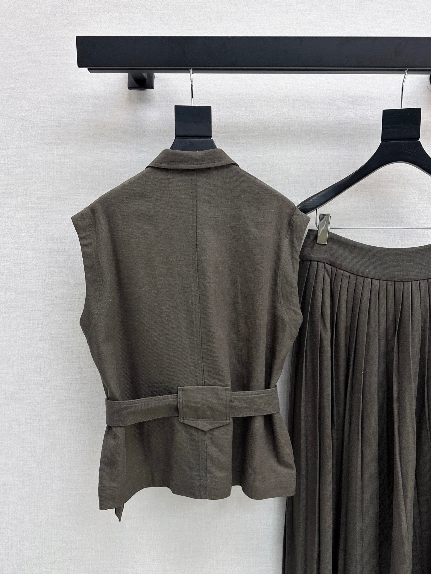 Lor*P belted vest + pleated skirt set