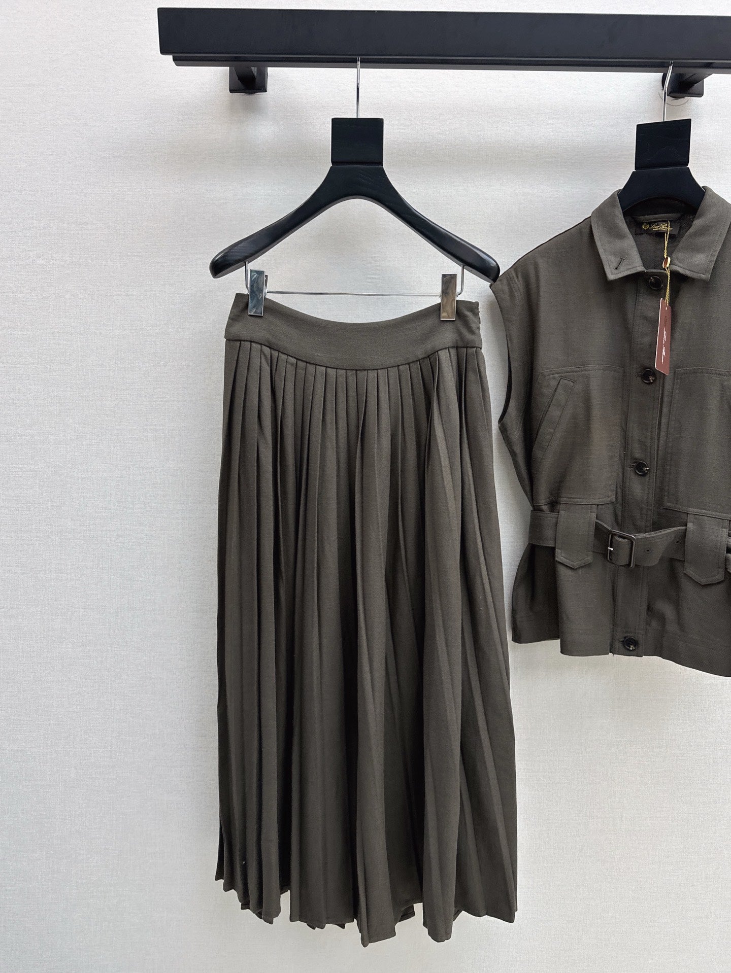 Lor*P belted vest + pleated skirt set