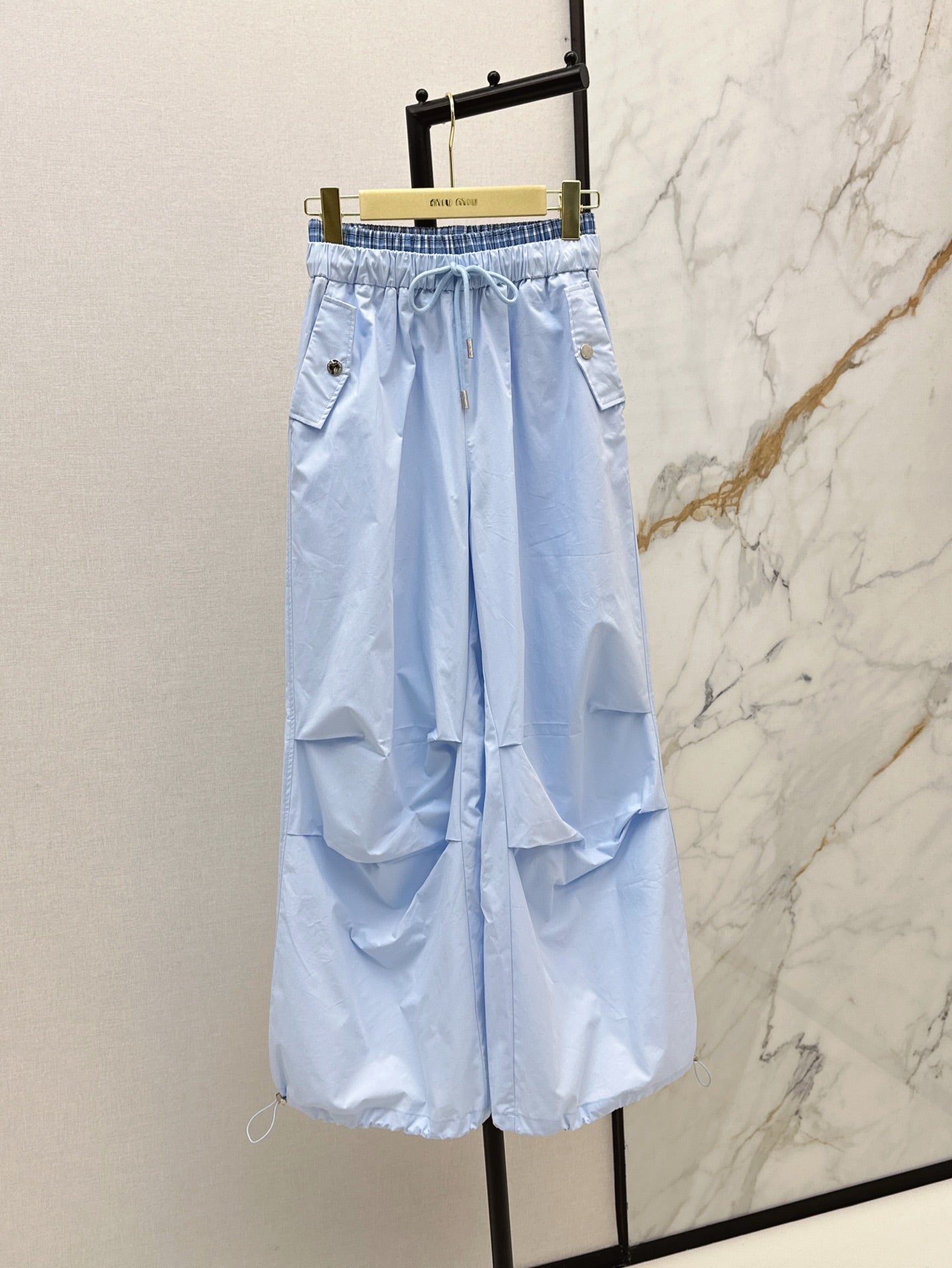 M*u 25ss cotton wide-leg cargo pants