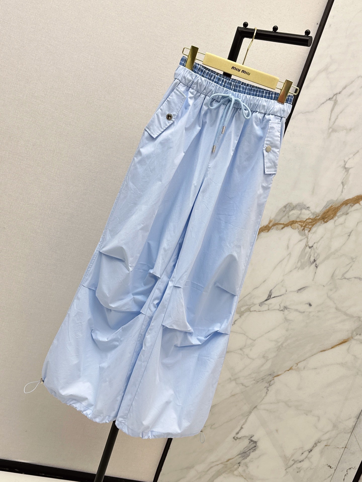 M*u 25ss cotton wide-leg cargo pants