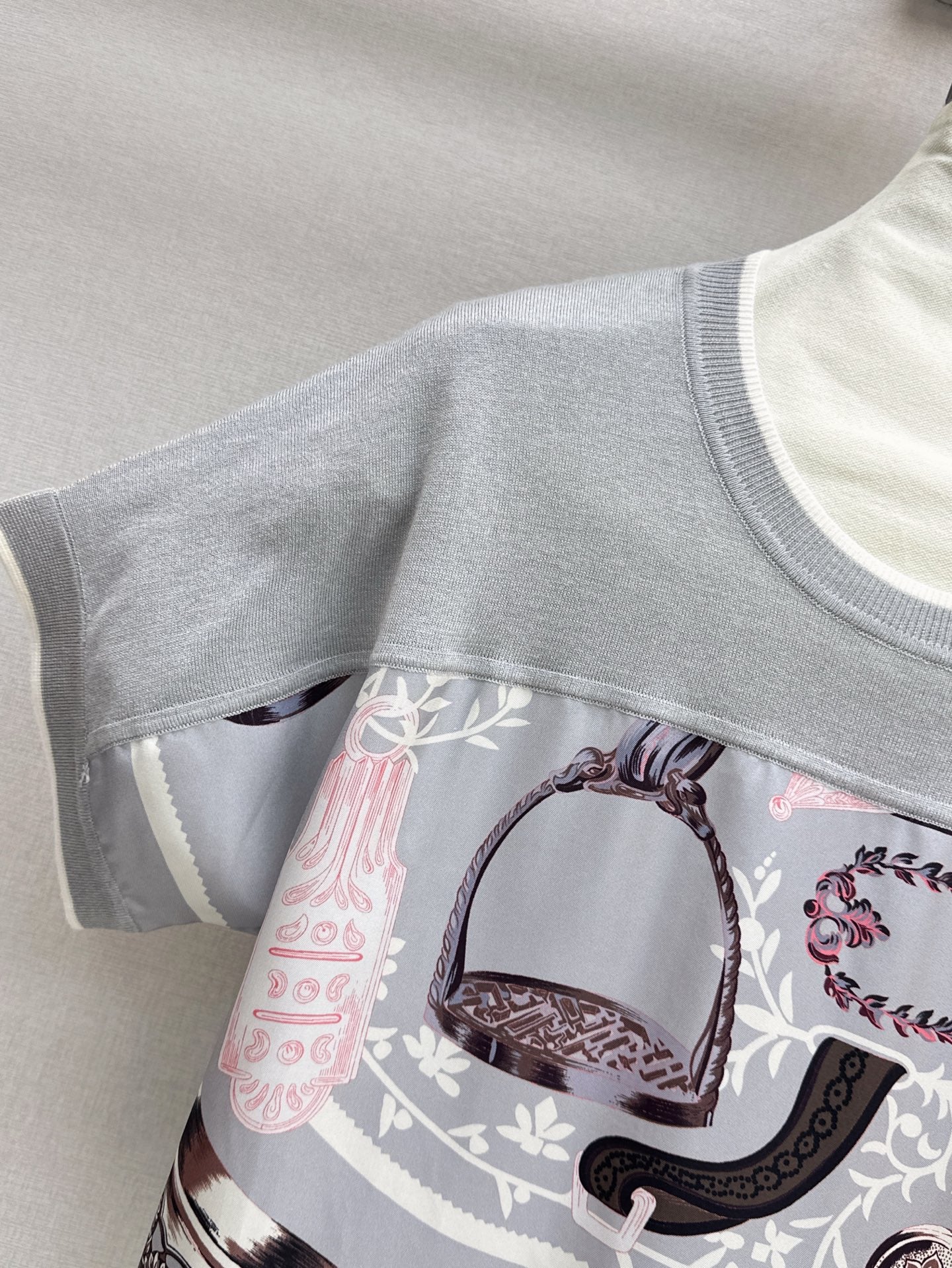 Herm* 25ss Stirrup printed twillaine T-shirt