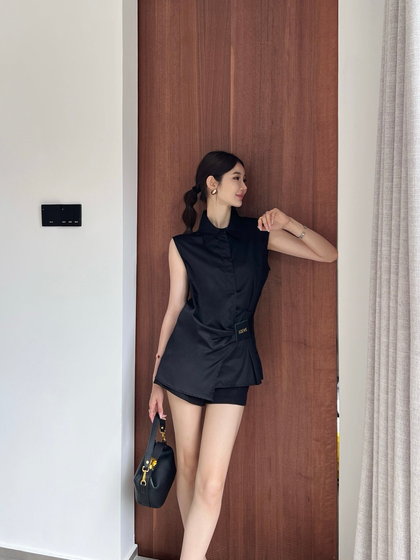 Loe* 25ss Draped sleeveless shirt in cotton