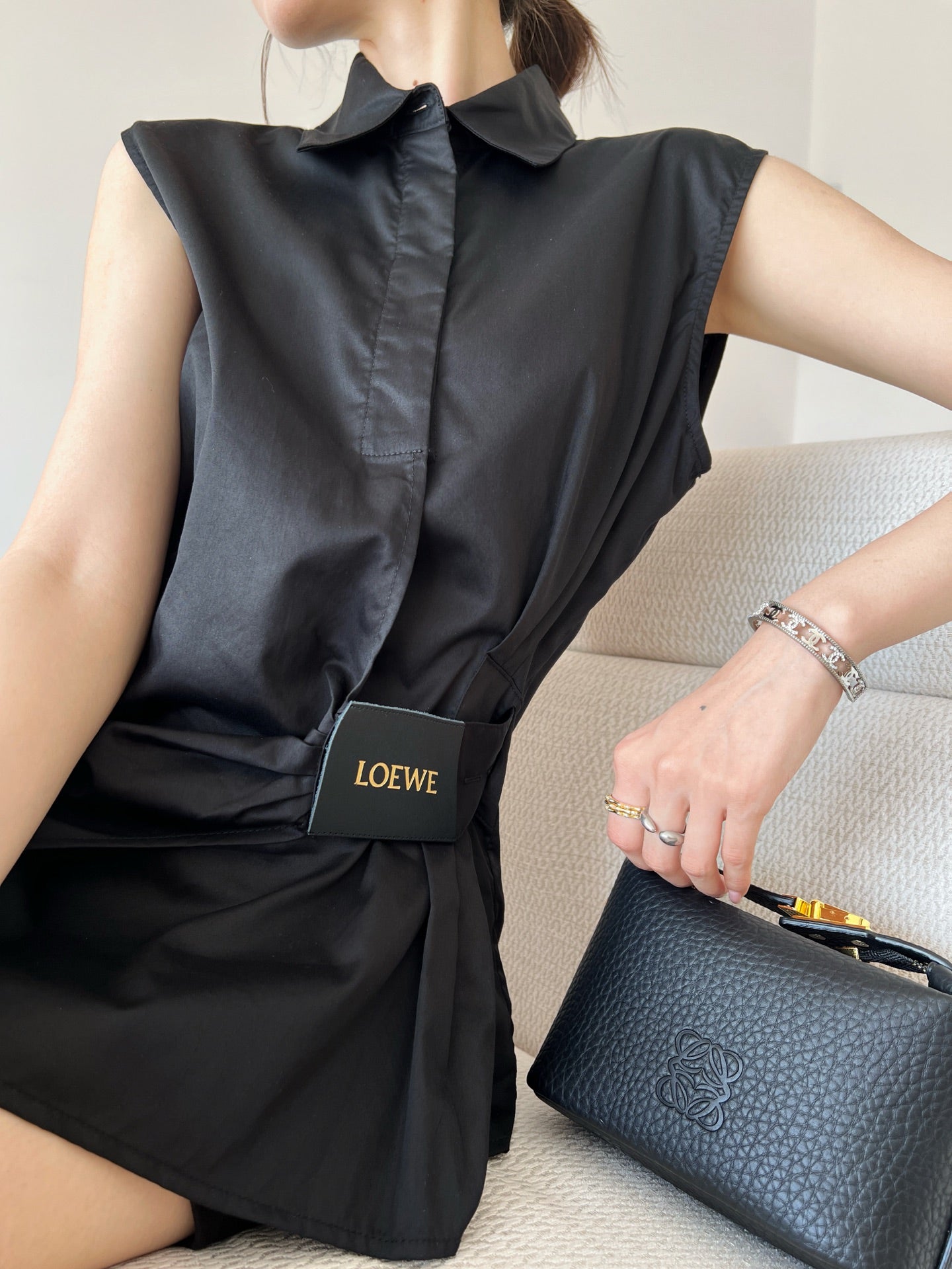 Loe* 25ss Draped sleeveless shirt in cotton