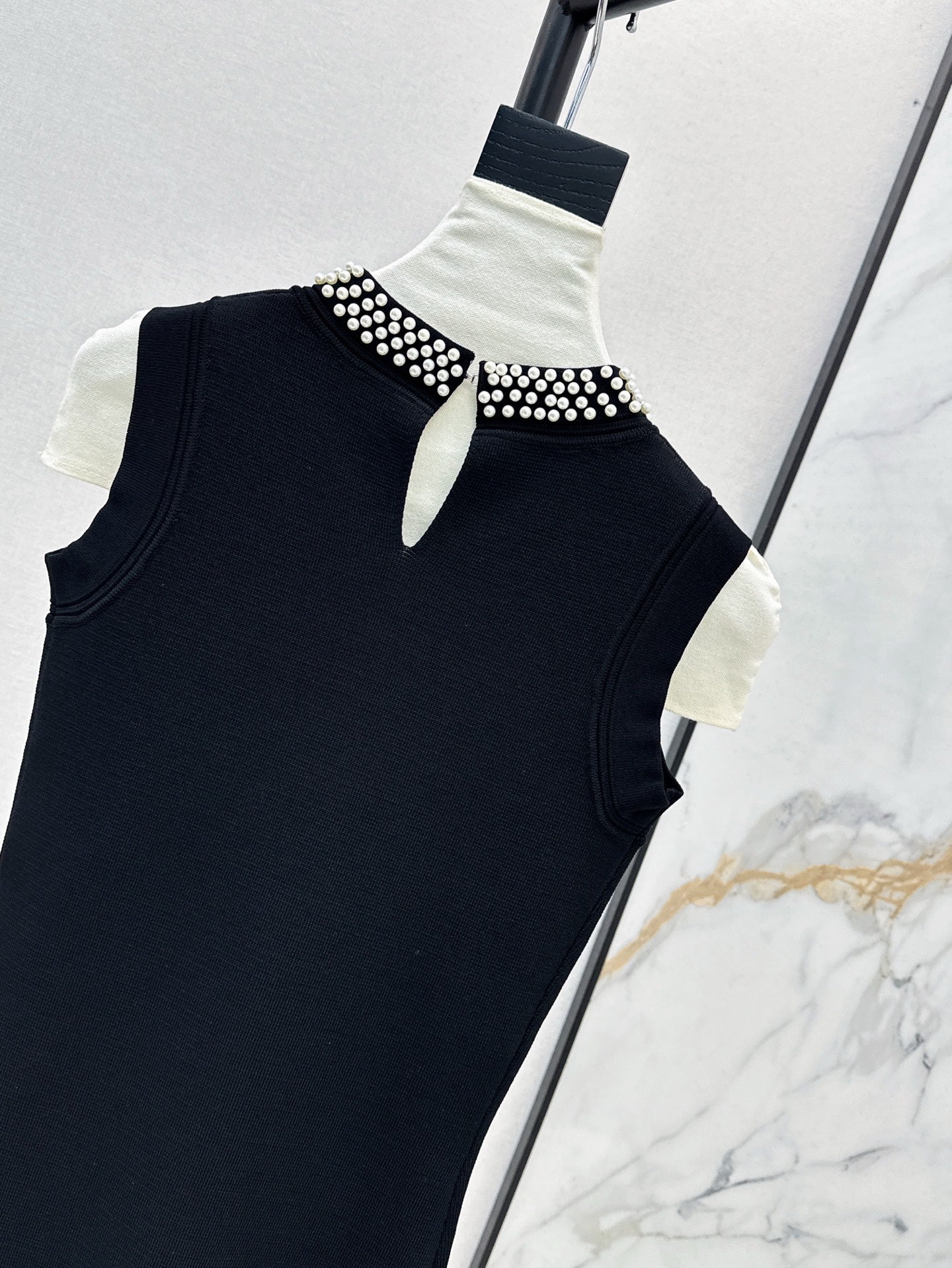 C*nel 25ss two-tone fitted knit dress