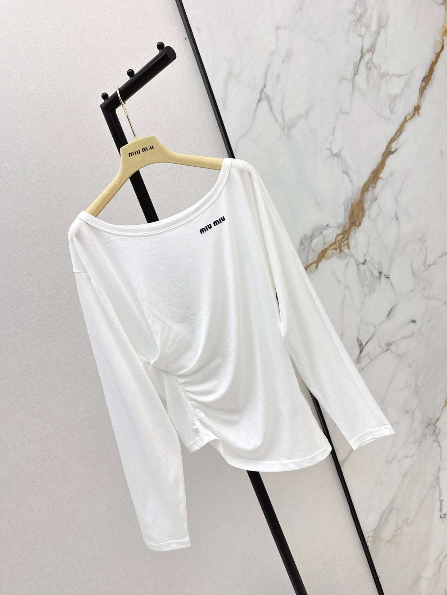 M*u 25ss Boat neck pullover top