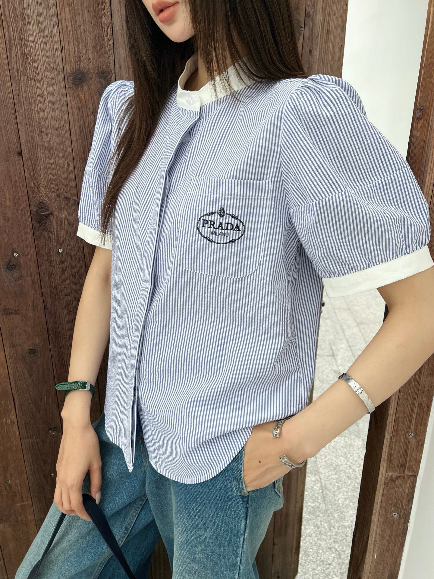 Pra* 25ss embroidered crop shirt