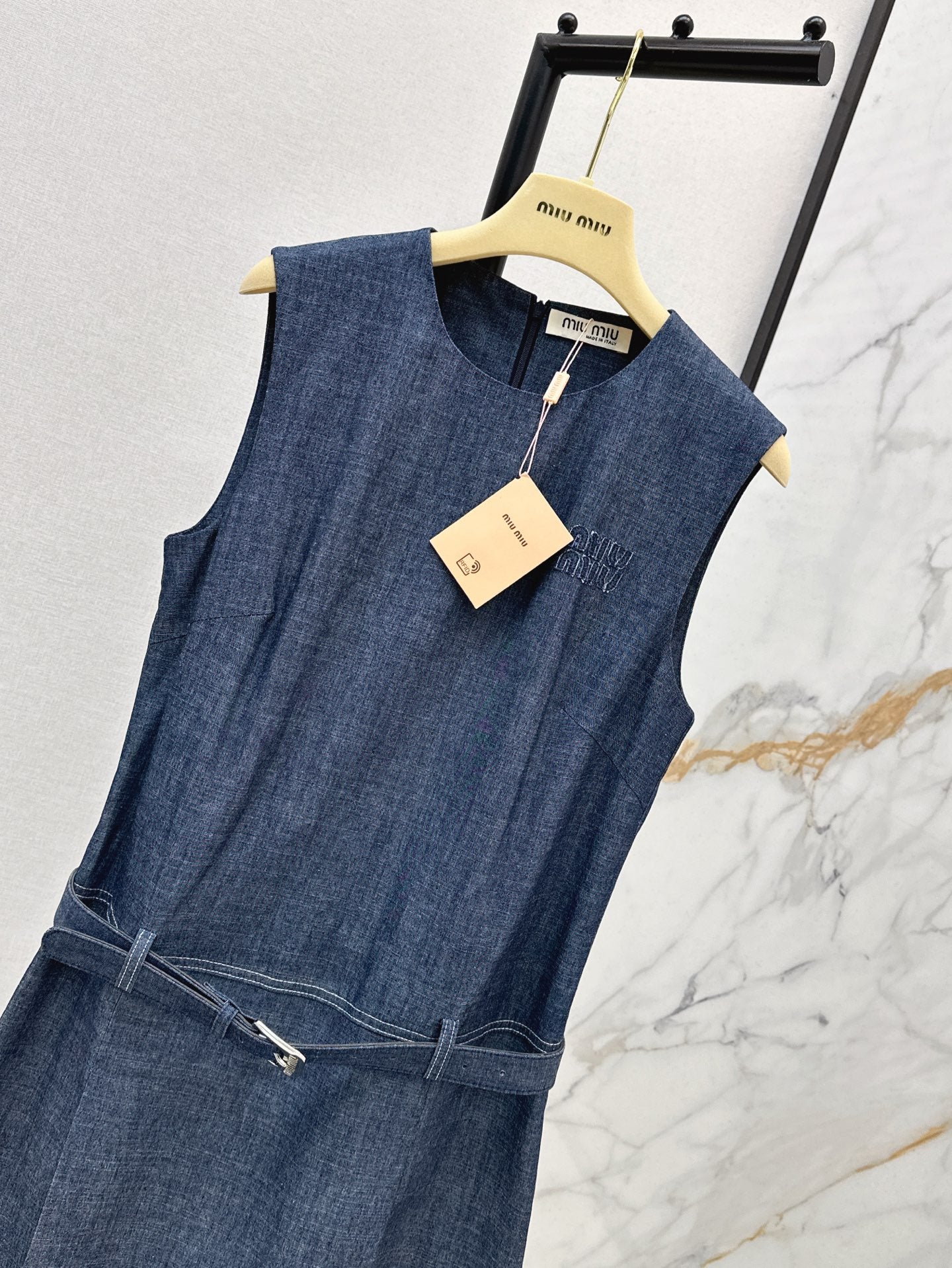 M*u 25ss belted sleeveless denim dress