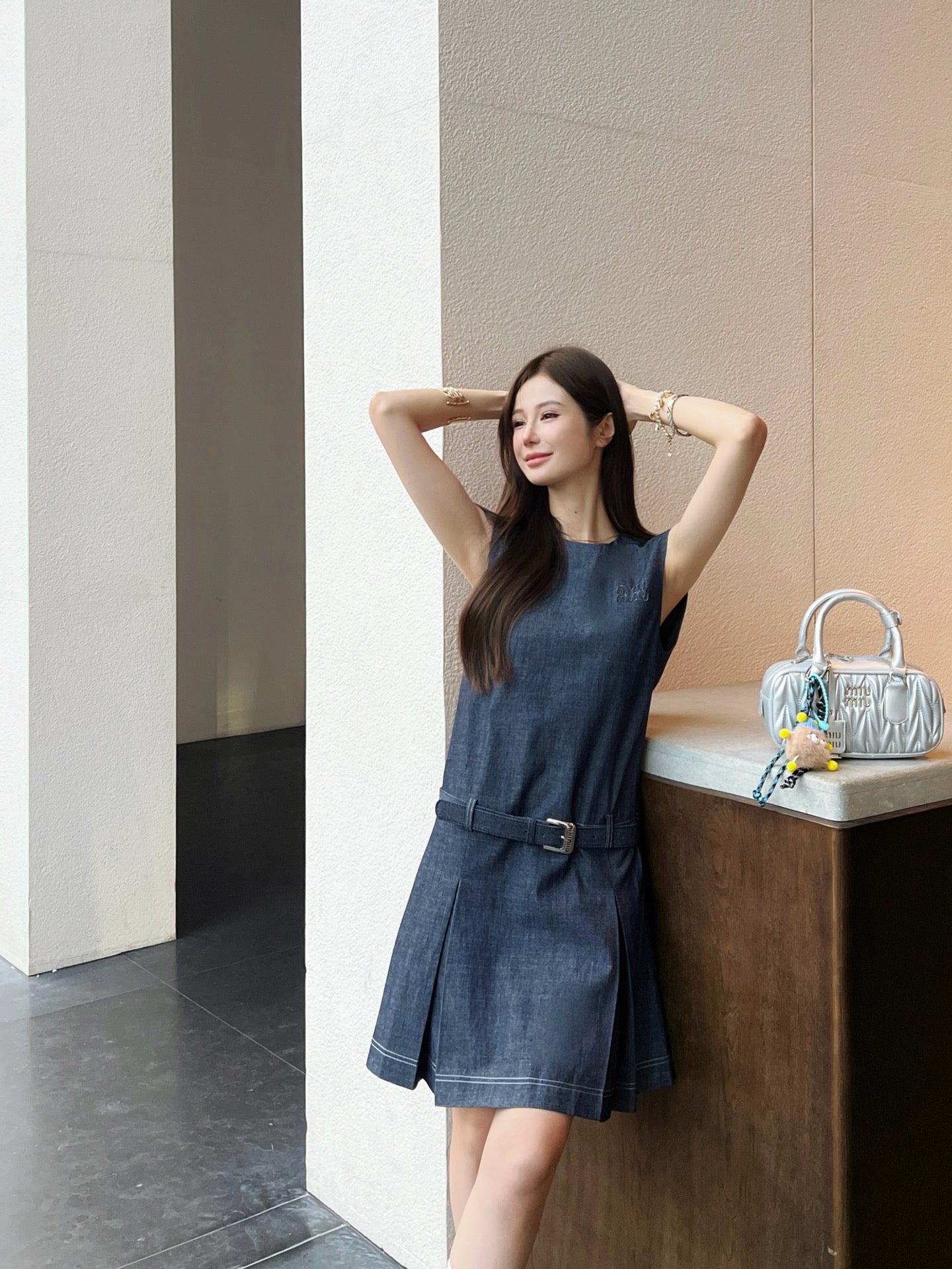 M*u 25ss belted sleeveless denim dress