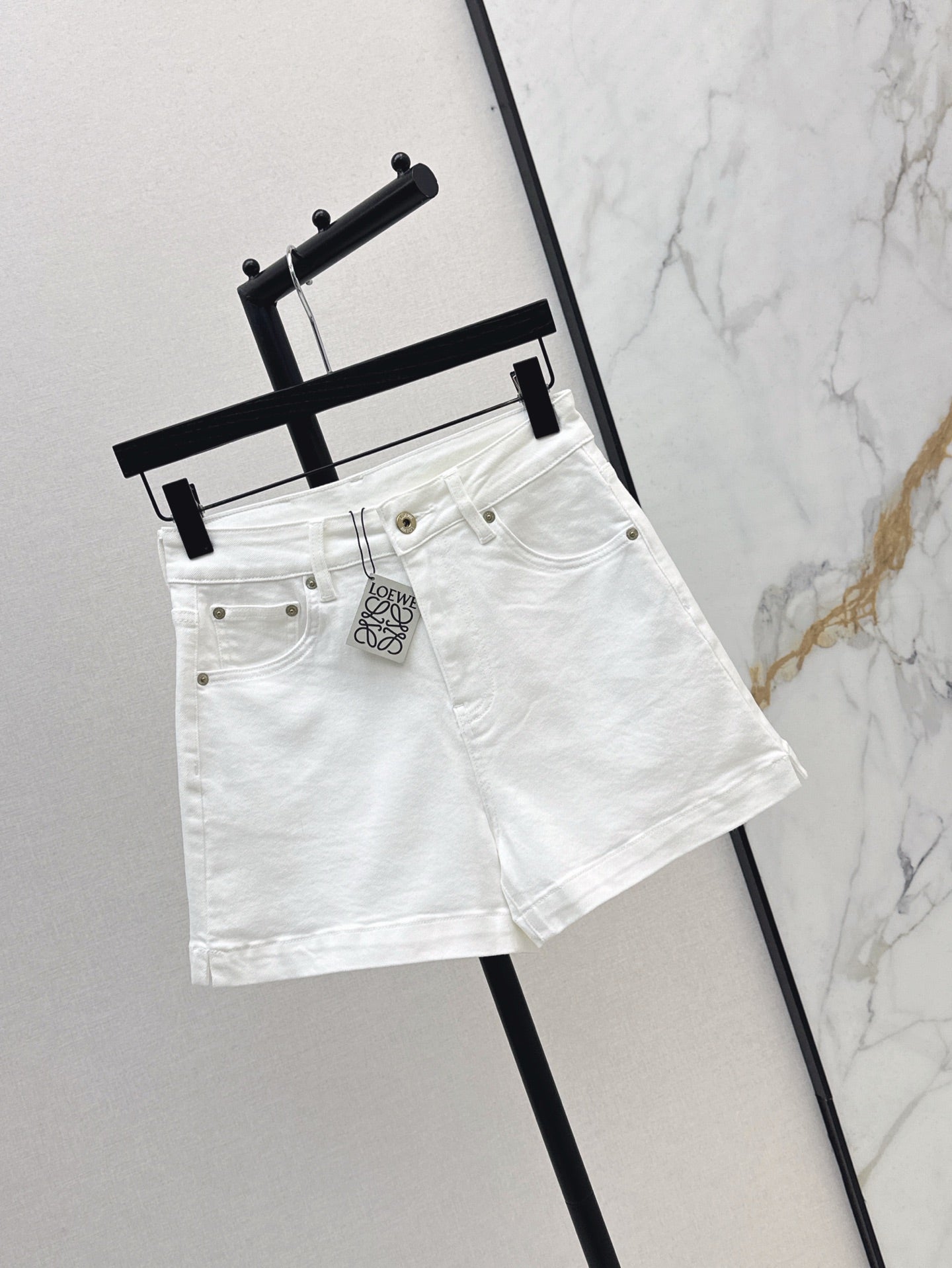 Loe* 25ss anagram embroidered denim shorts