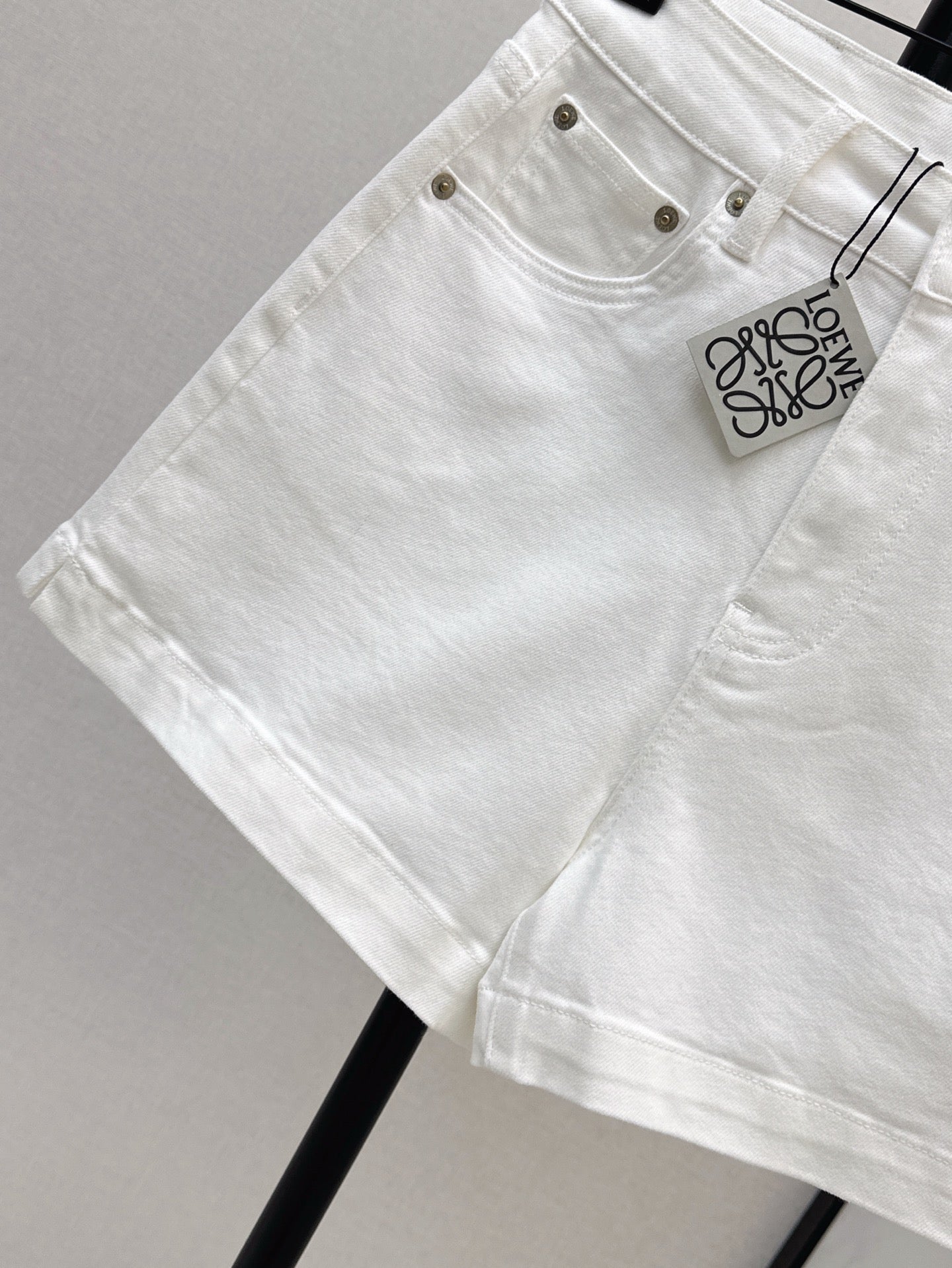 Loe* 25ss anagram embroidered denim shorts
