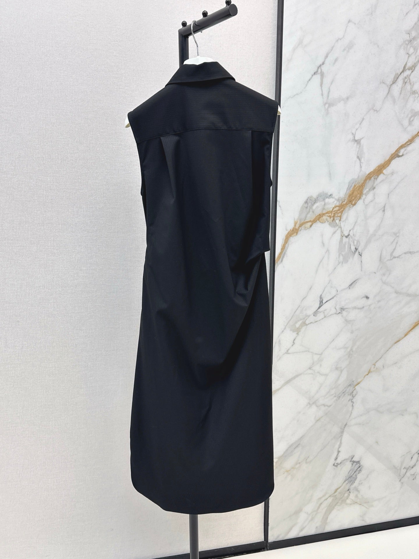 Loe* 25ss Asymmetric draping belted dress
