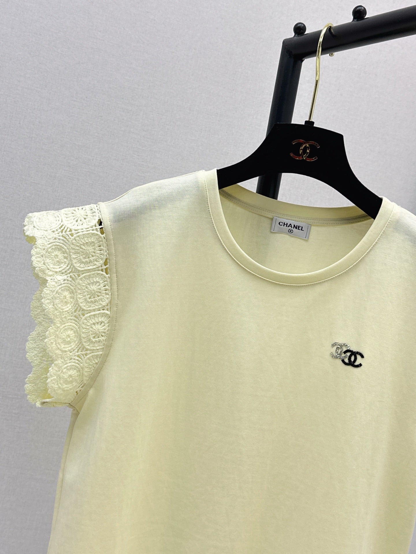 C*nel 25ss floral lace trim t-shirt