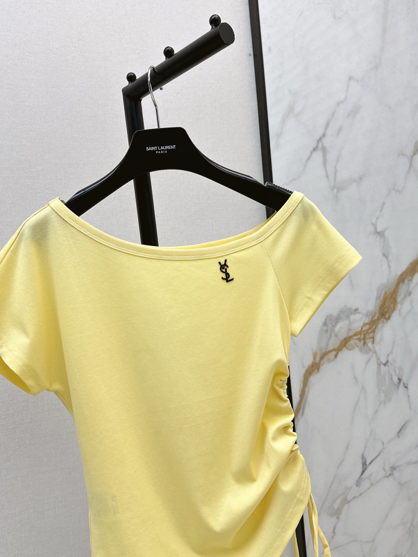YS* 25ss Off-shoulder top