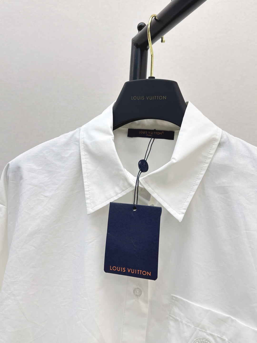 Loui* 25ss embroidered crop shirt