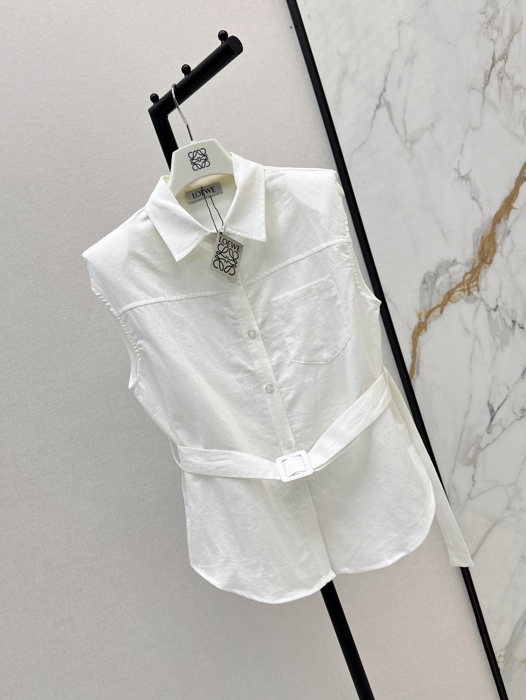 Loe* 25ss linen belted sleeveless blouse