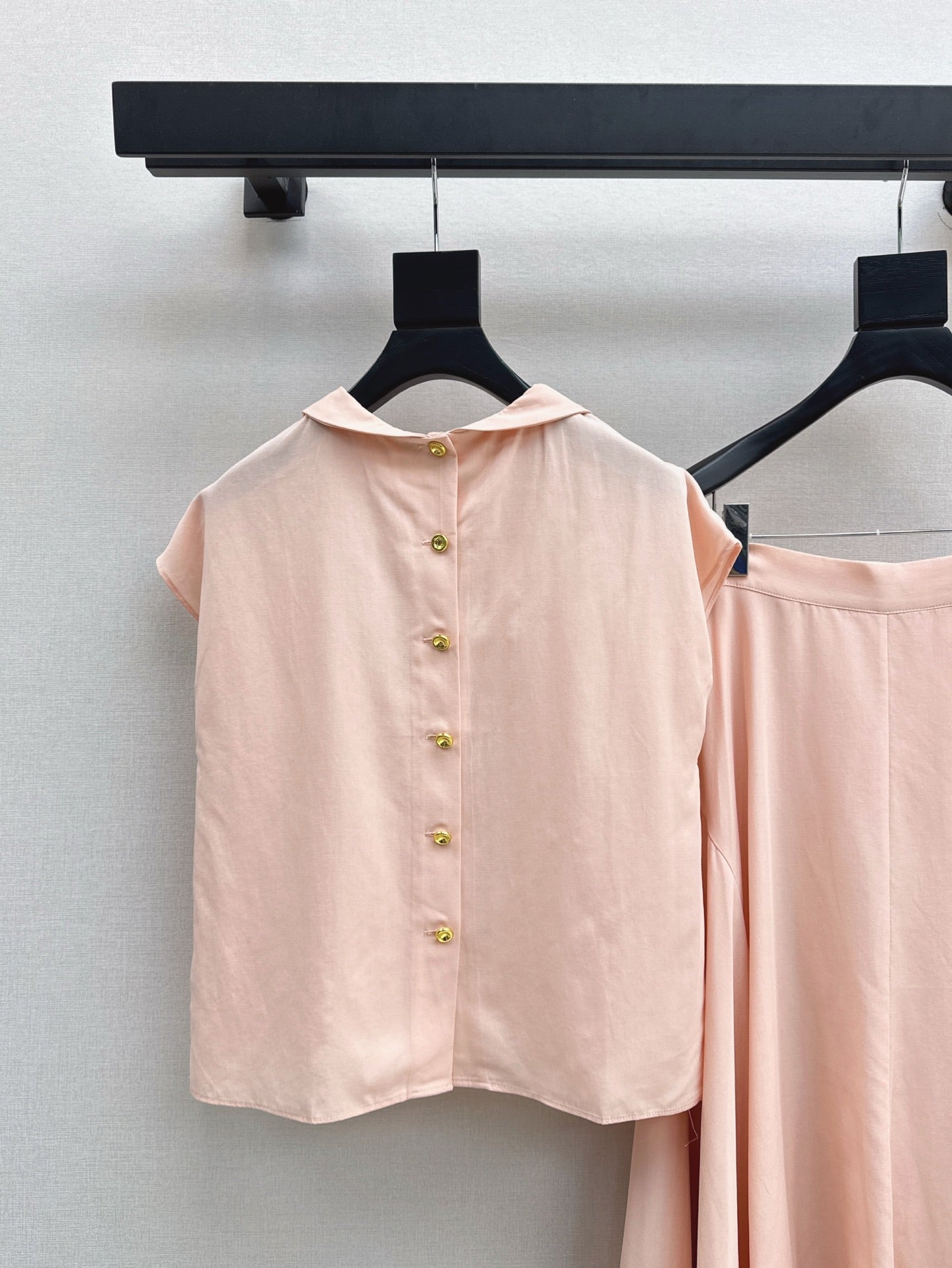 Lor*P 25ss sleeveless top and pleated skirt set