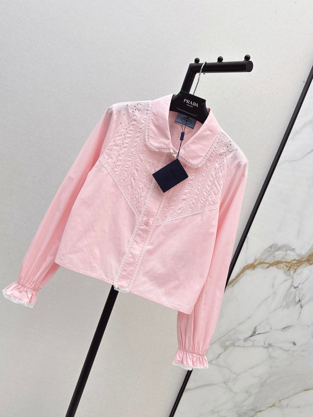 Pra* 25ss emboridered corpped shirt