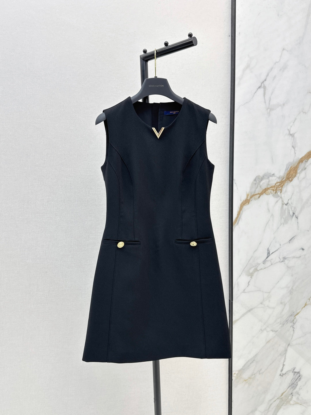 Loui* 25ss sleeveless dress with gold buttons