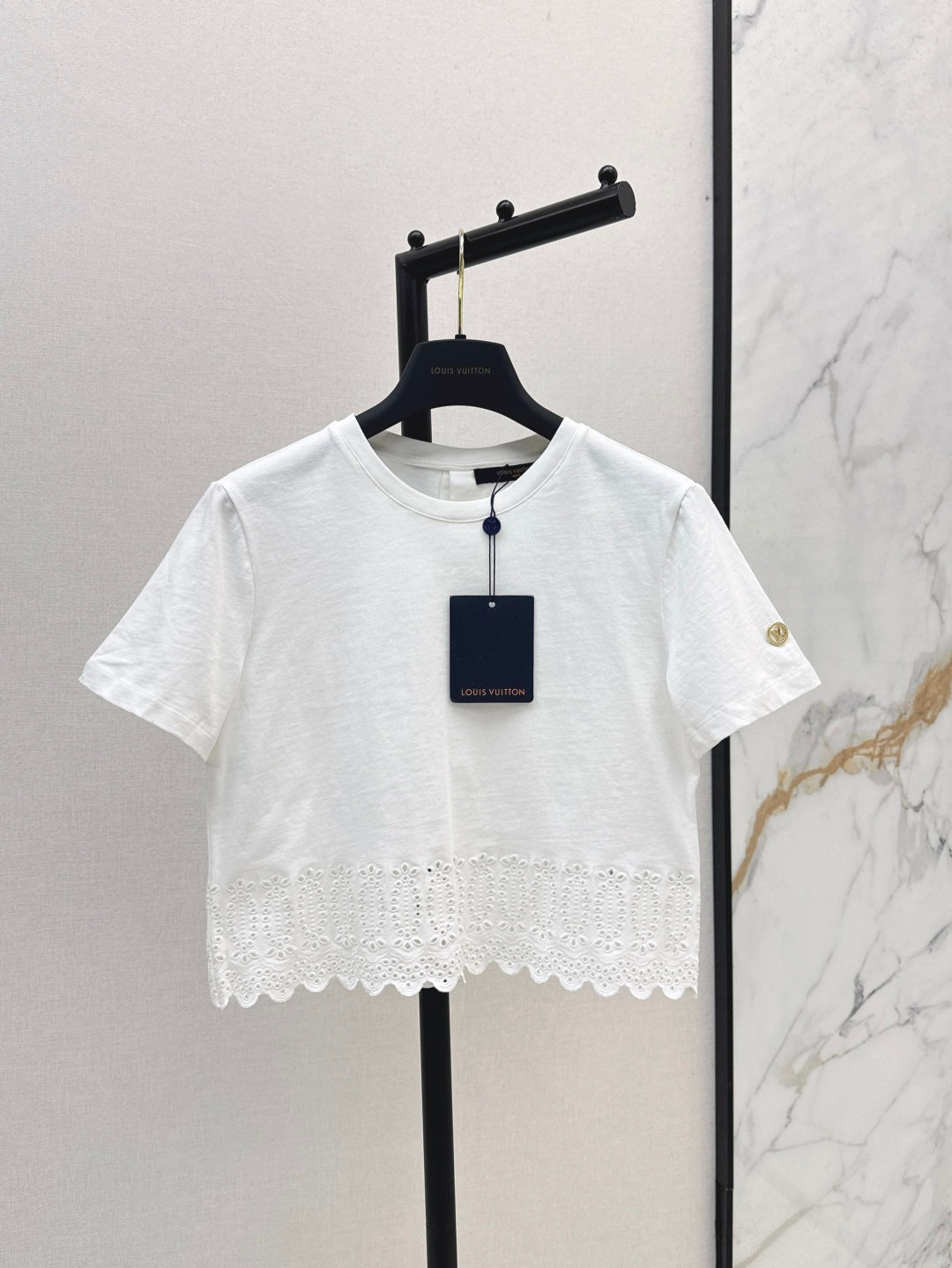 Loui* 25ss embroidered trim cropped top