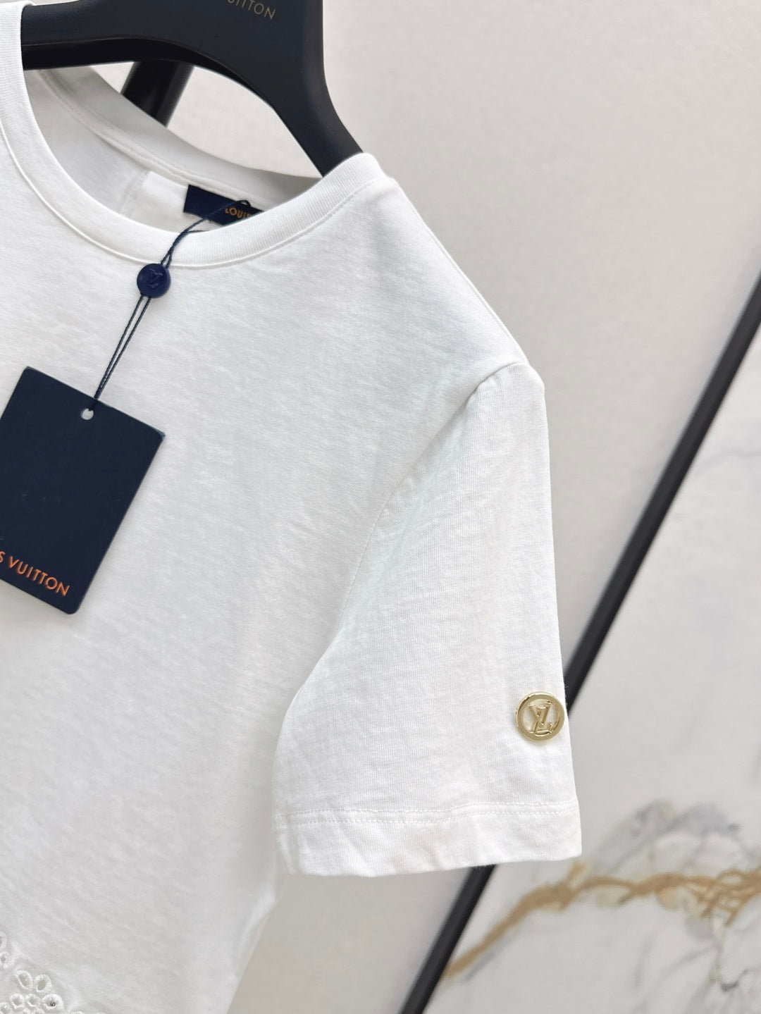 Loui* 25ss embroidered trim cropped top