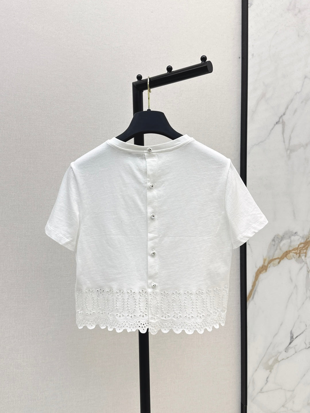 Loui* 25ss embroidered trim cropped top