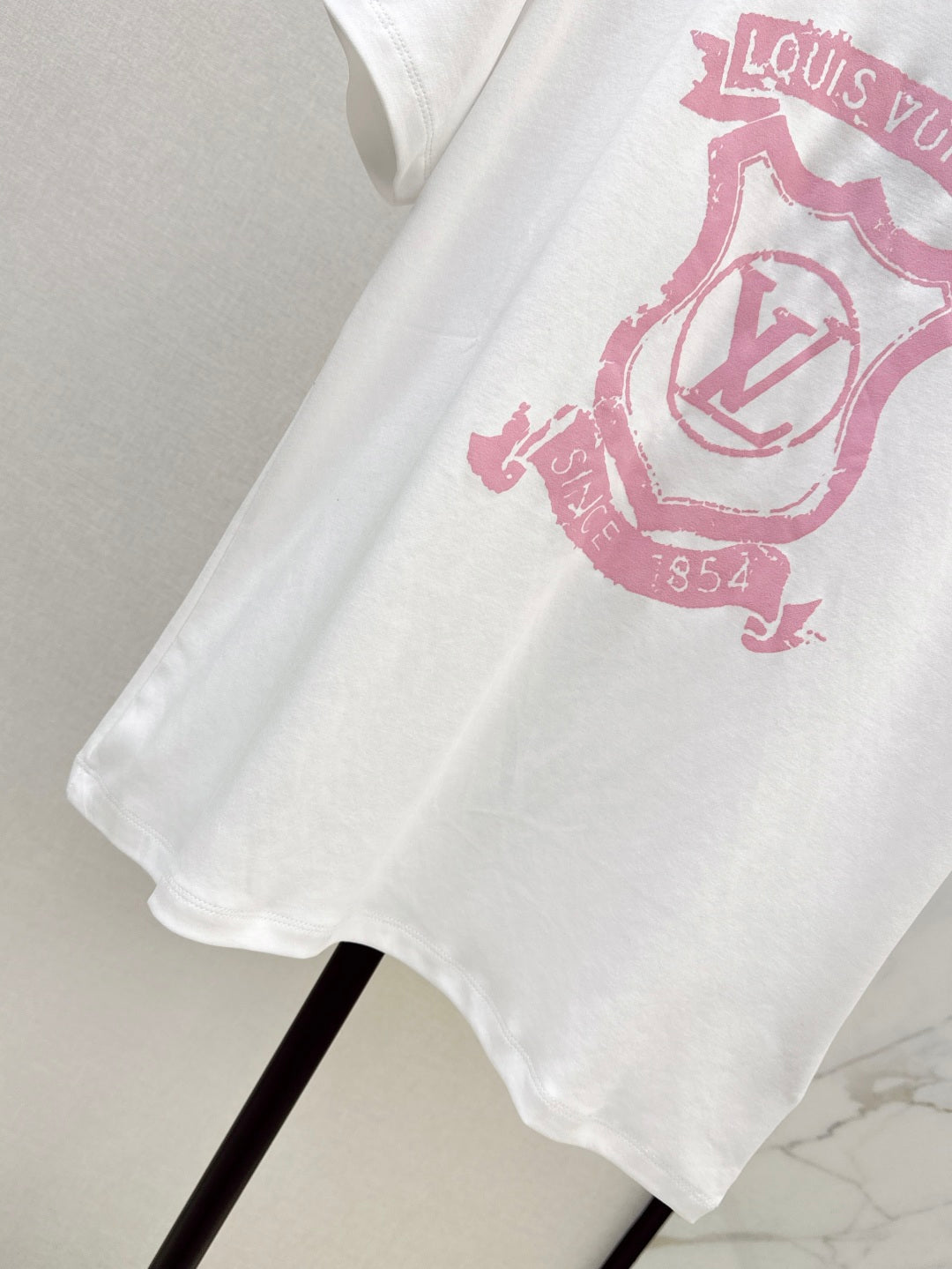 Loui* 25ss Signature Zipper Detail T-Shirt