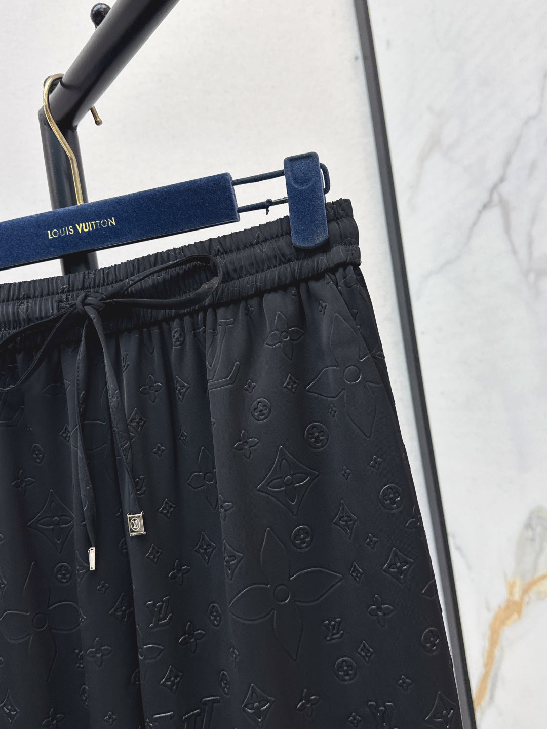Loui* 25ss monogram accent drawstring pants