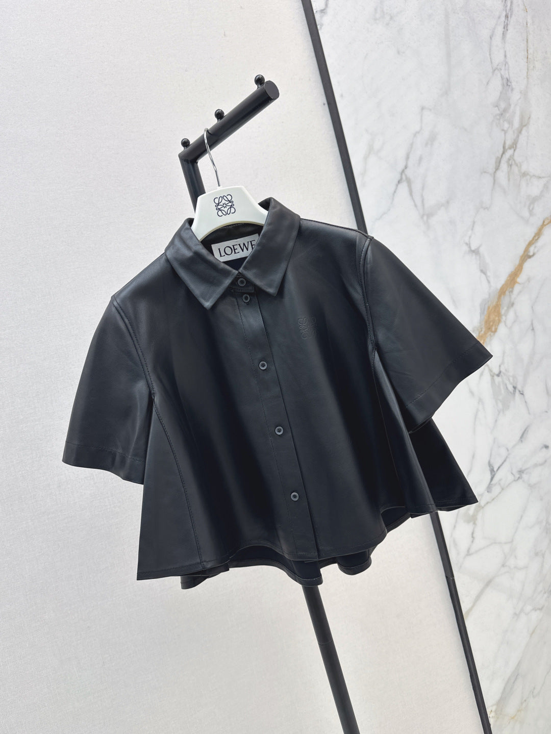 Loe* 25ss short sleeve trapeze shirt in nappa lambskin