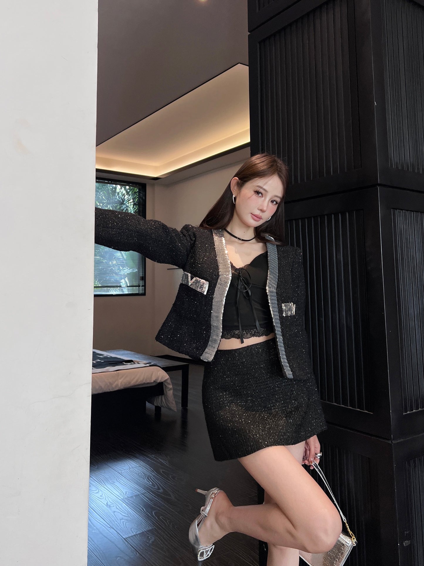 Valen* 25ss sequins embroidered tweed crop jacket