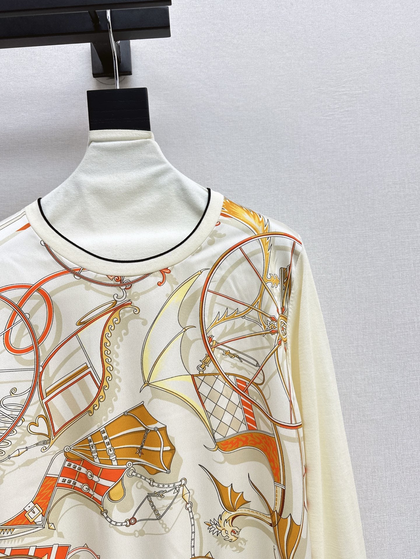 Herm* 25ss long-sleeve twillaine sweater