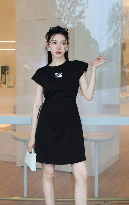 M*u 25ss Embroidered drawstring waist dress