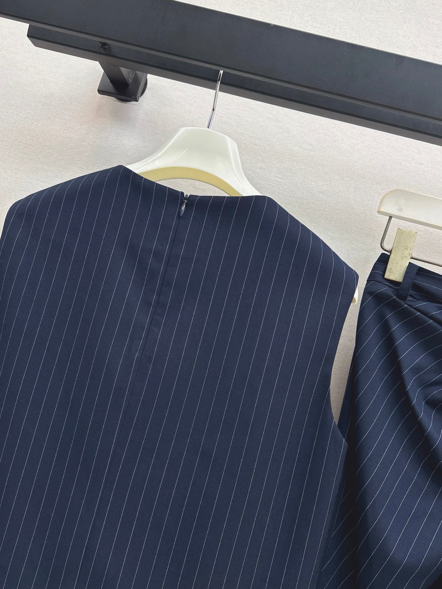 Loe* 25ss Draped Striped Skirt Suit