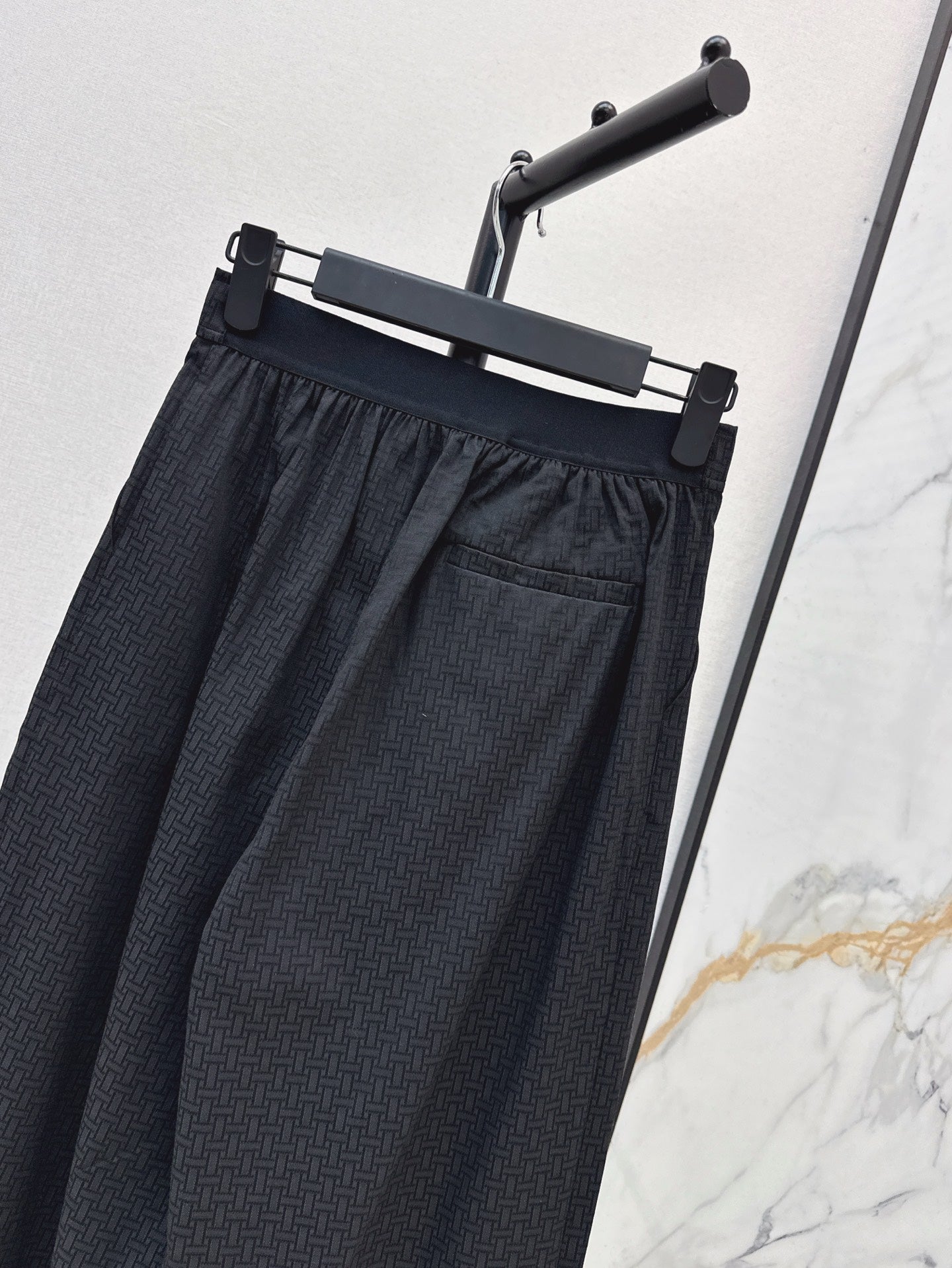 Herm* 25ss printed pleated trousers
