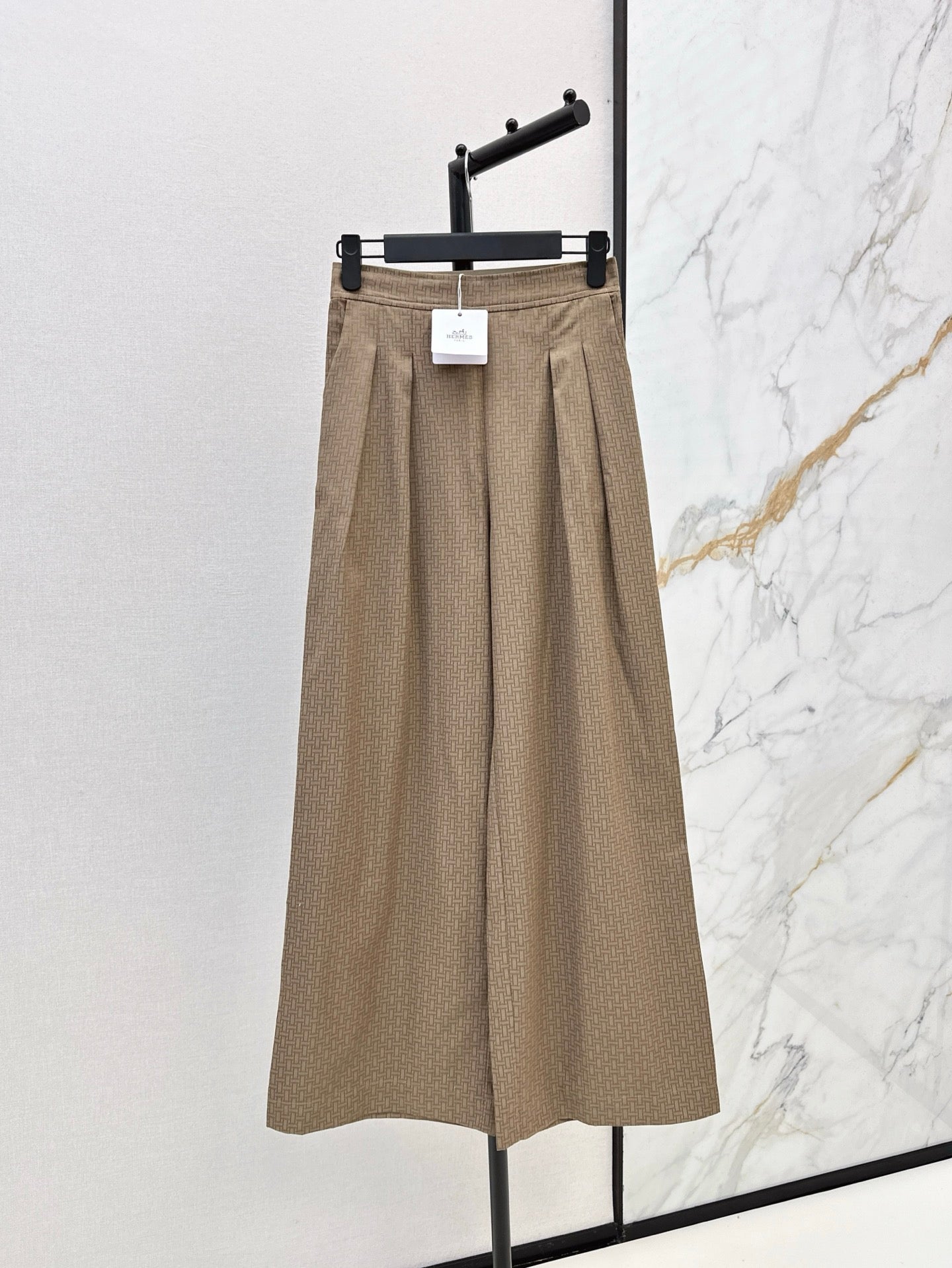 Herm* 25ss printed pleated trousers