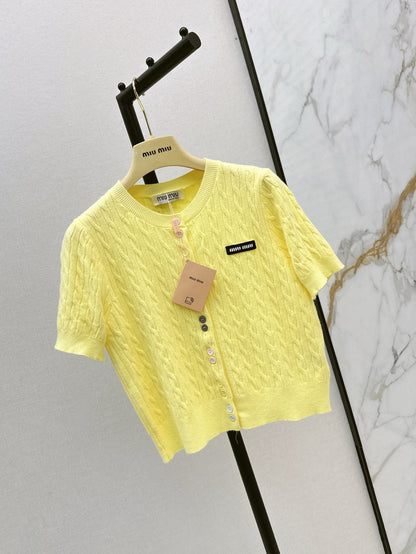 M*u 25ss wool kintted top