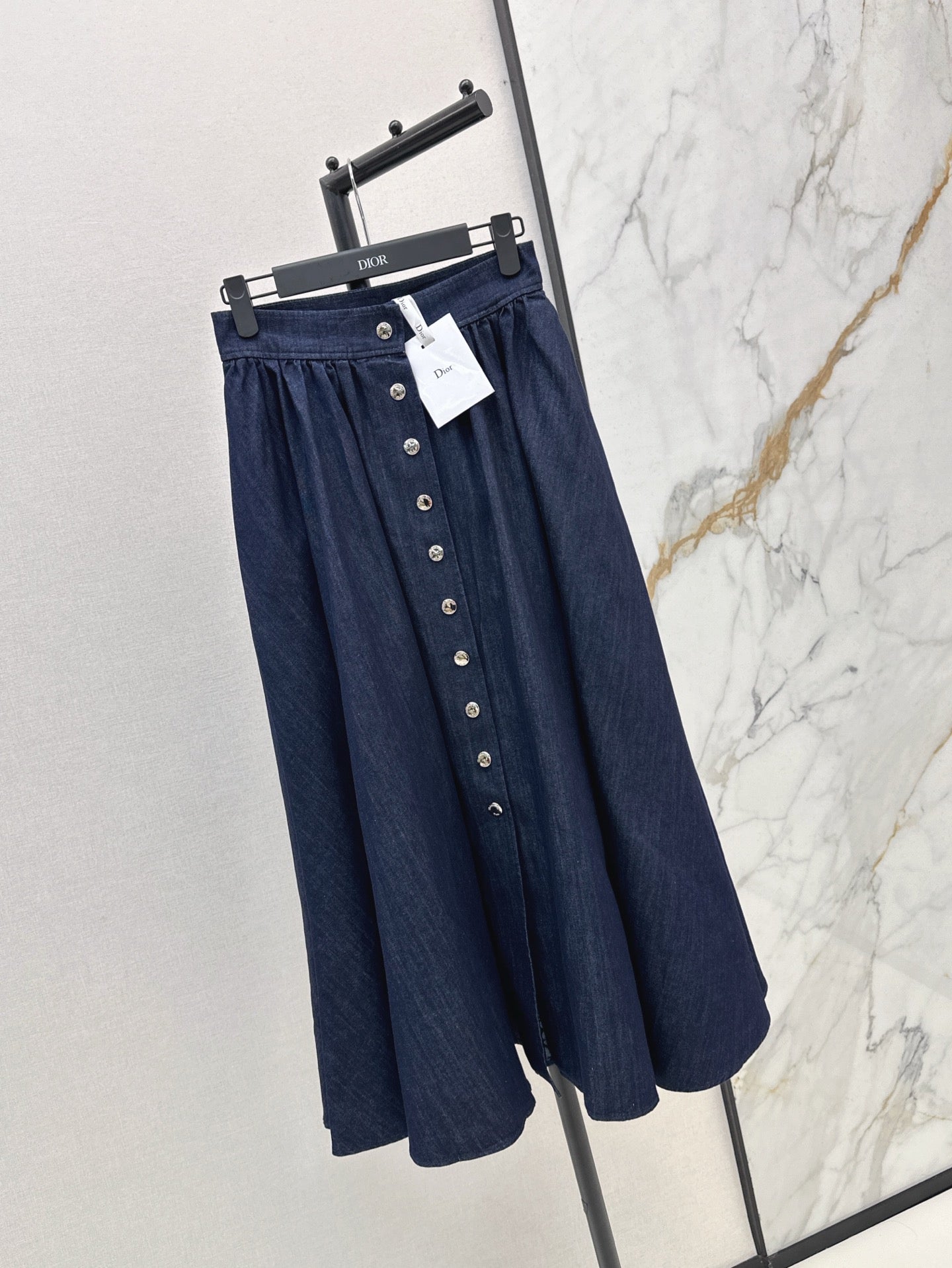 D*r 25ss button flared denim skirt