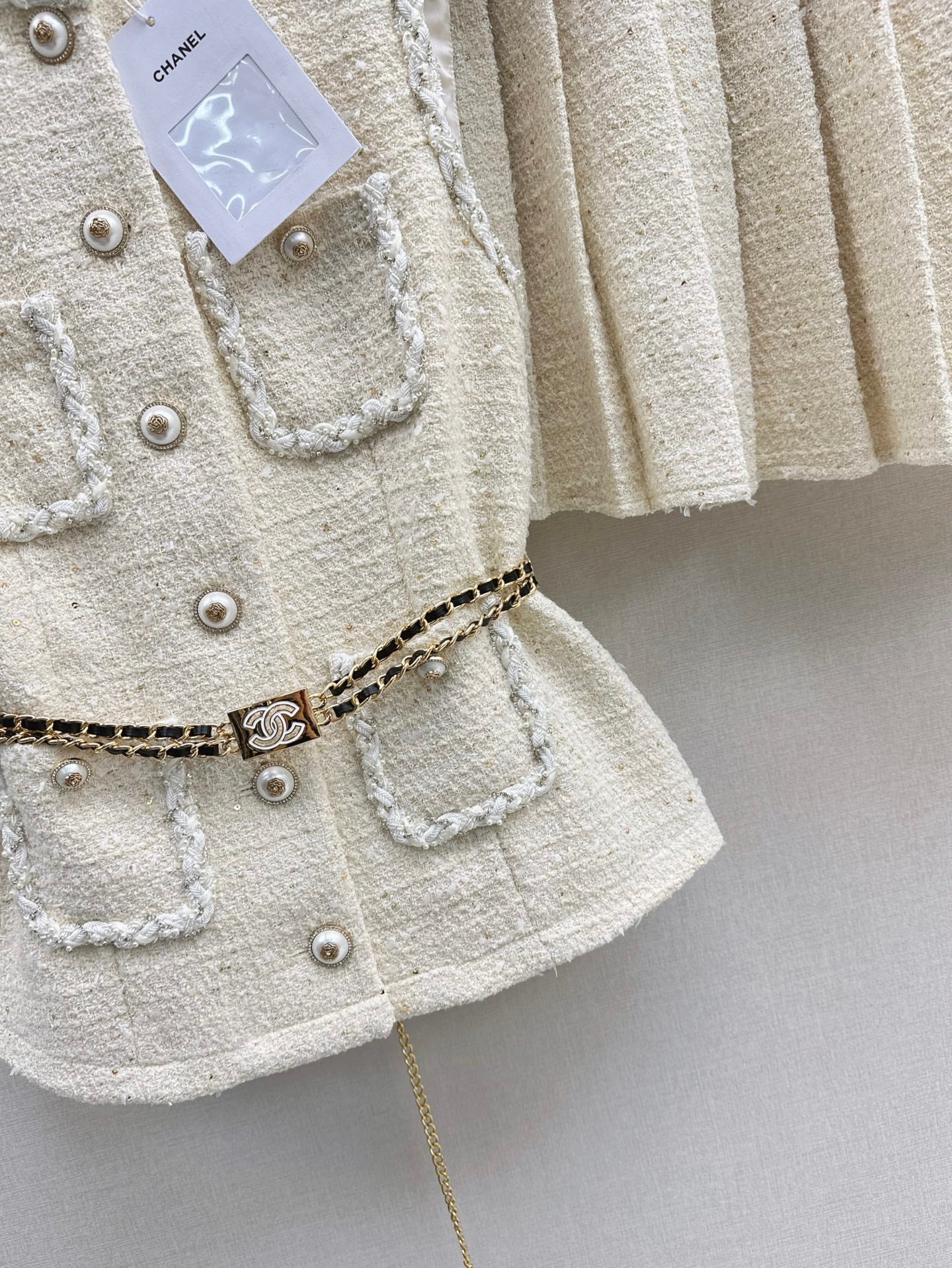 C*nel 25ss sleeveless braided vest and pleated skirt suit