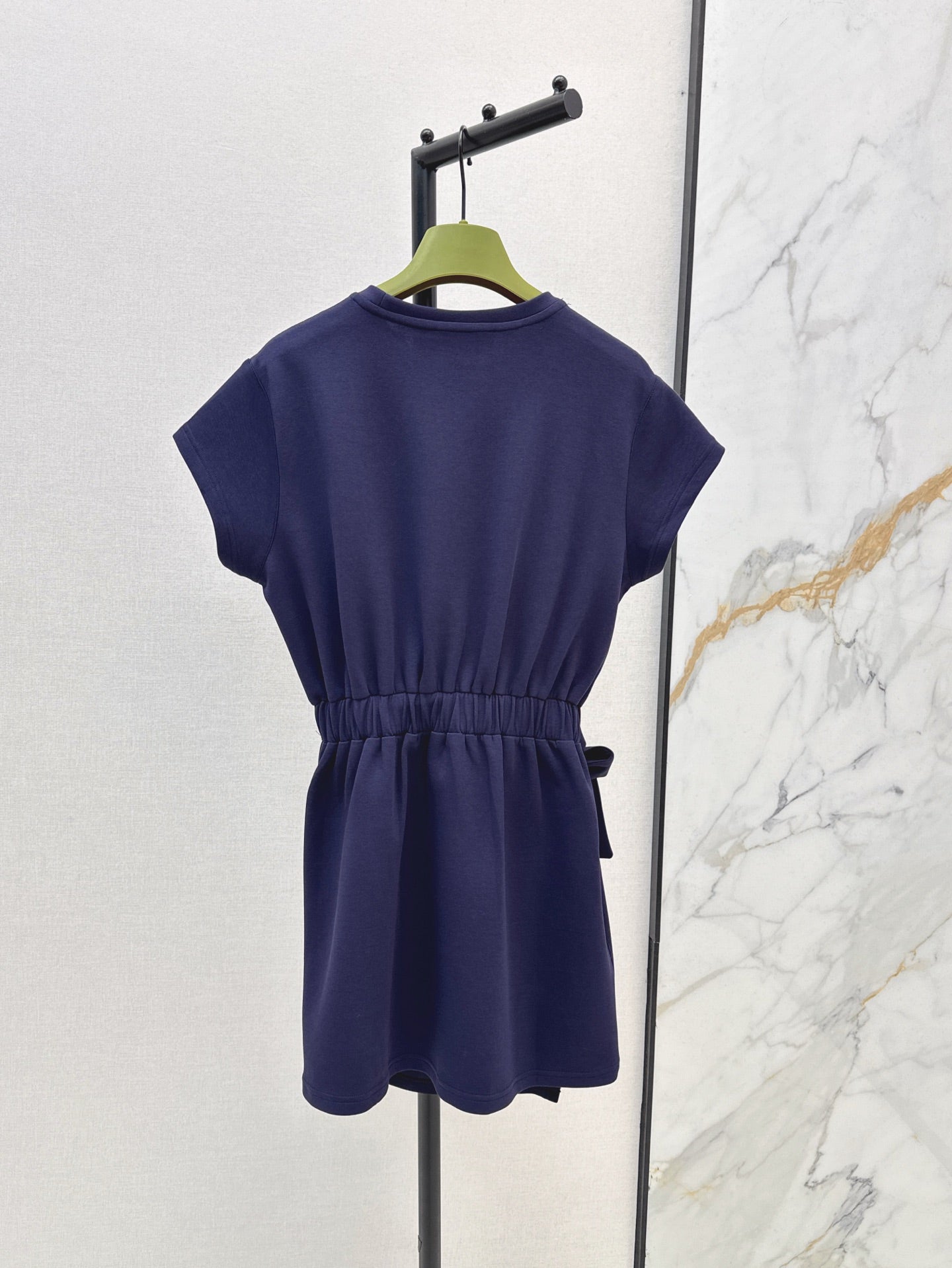 Gu* 25ss tied belt embossed minidress