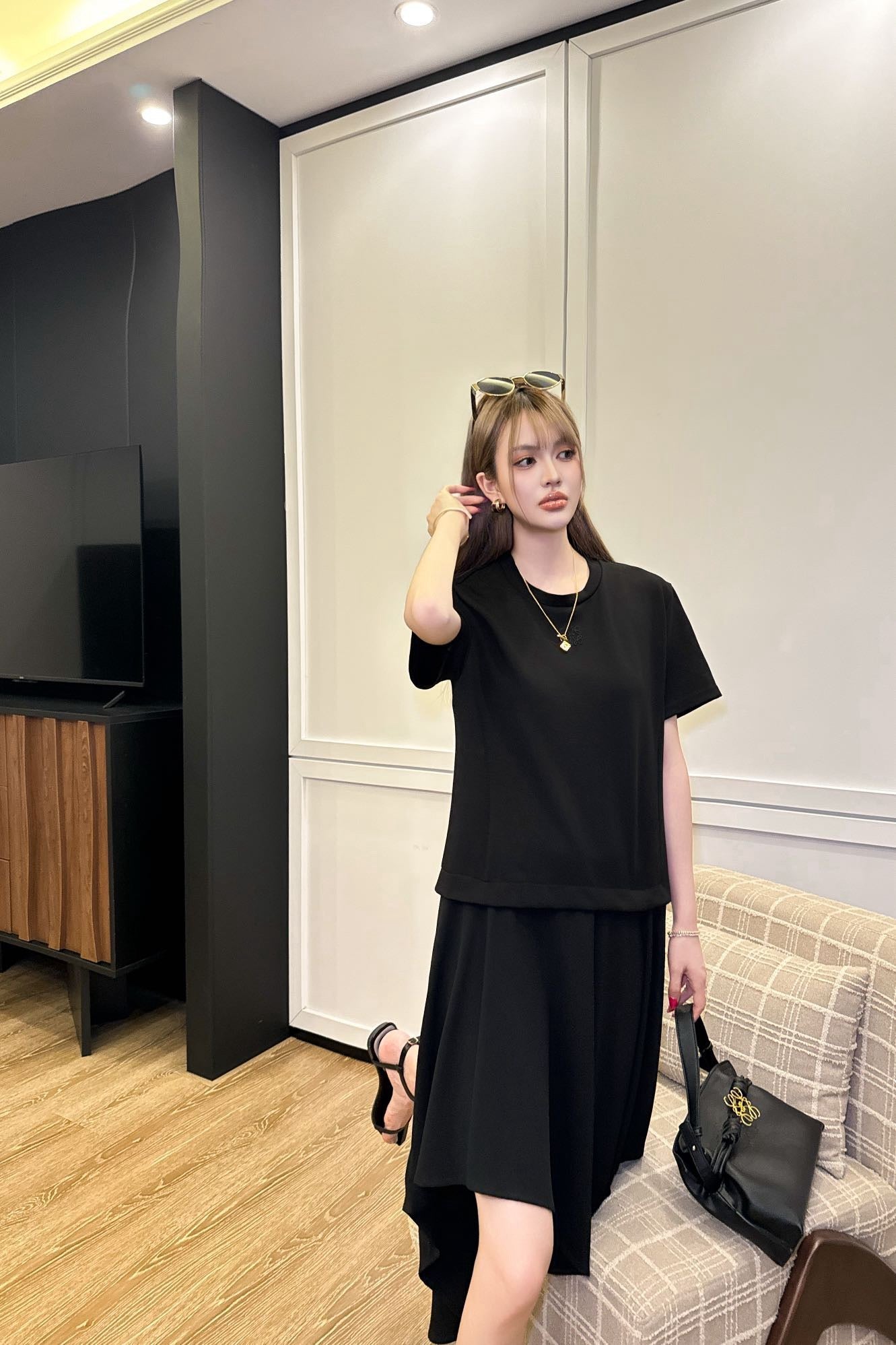 Loe* 25ss embroidered irregular hem dress
