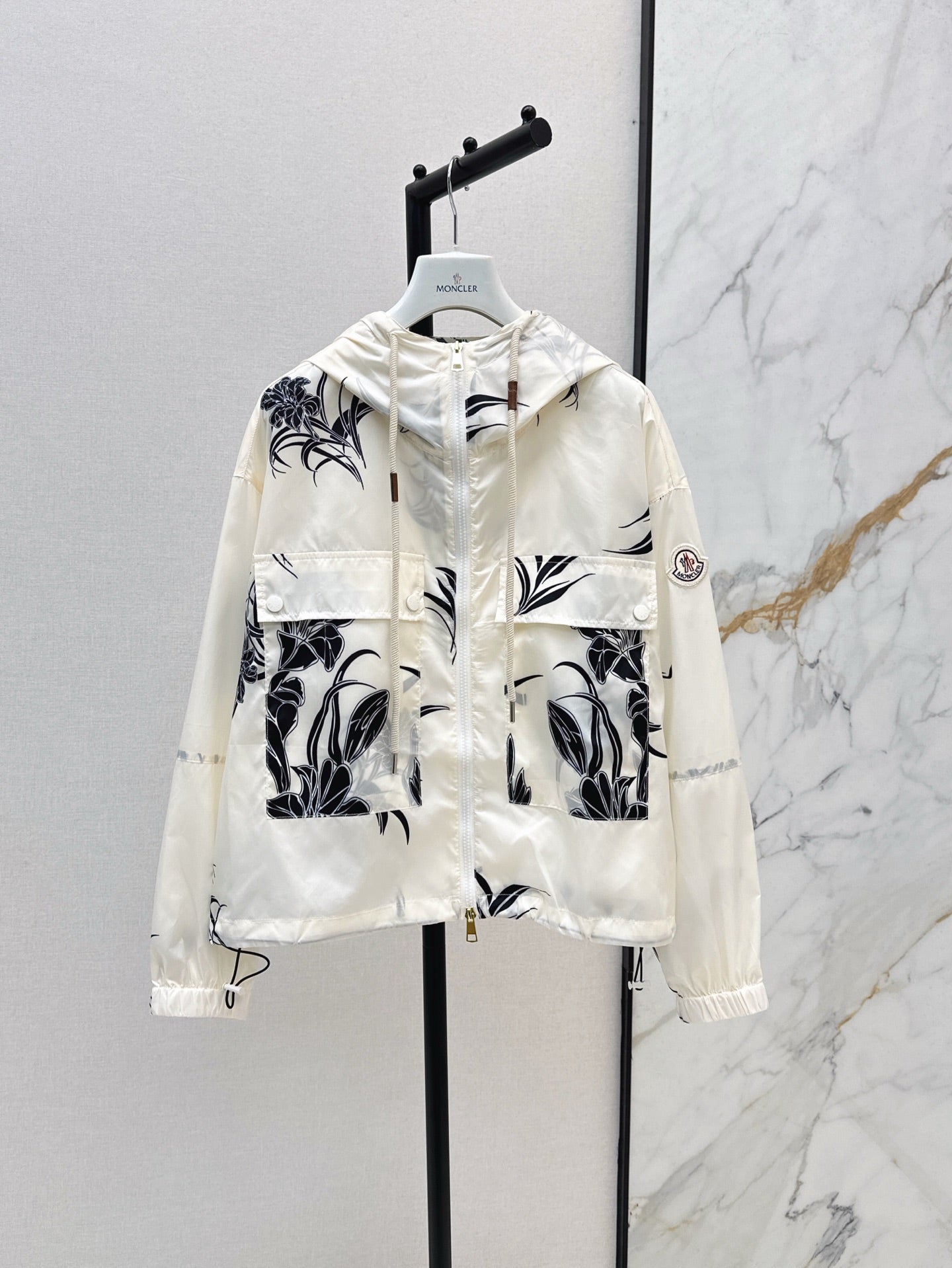 Monc* 25ss floral printed crop hooded jacket