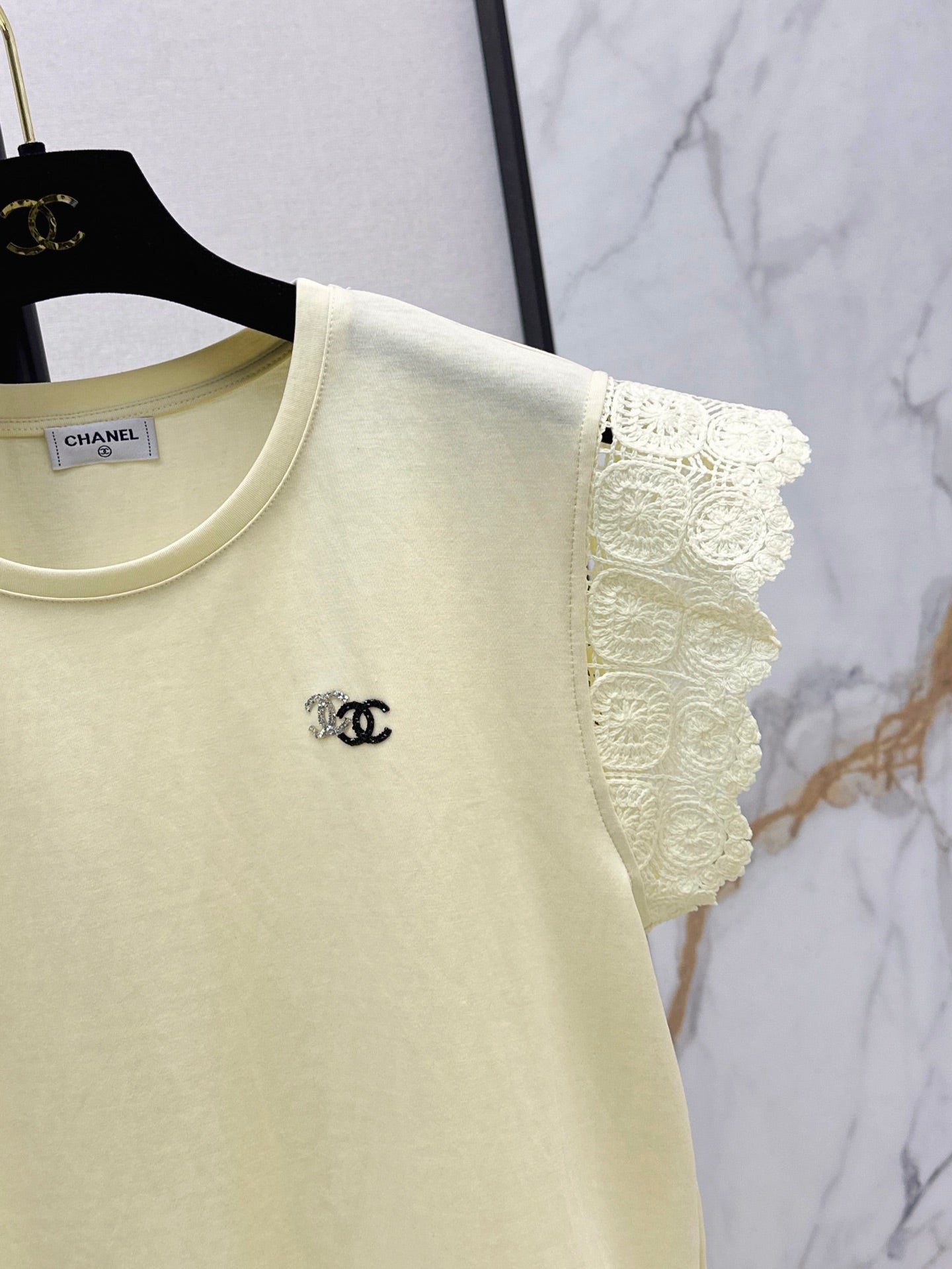 C*nel 25ss floral lace trim t-shirt