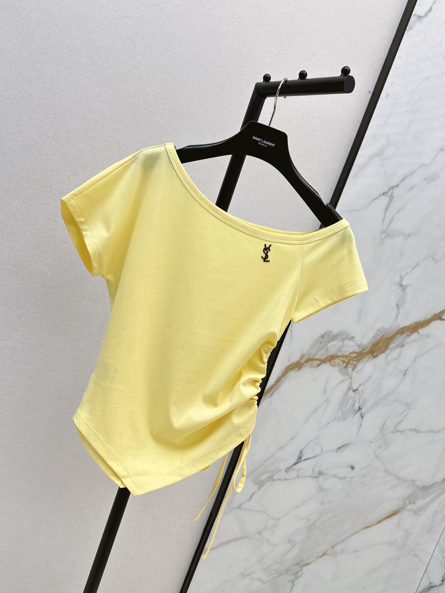 YS* 25ss Off-shoulder top