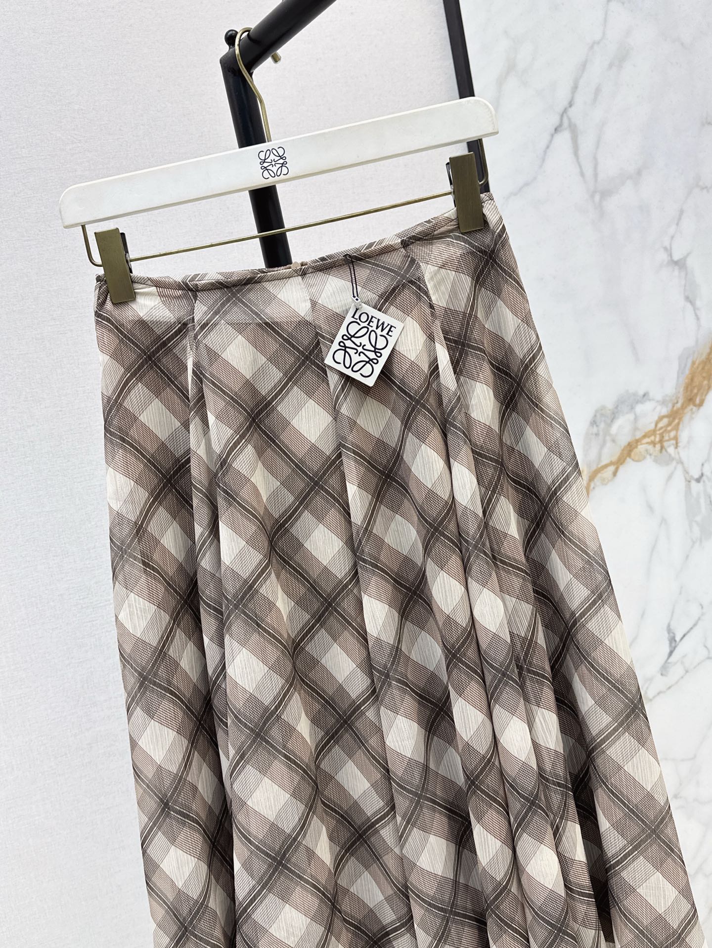 Loe* 25ss Asymmetric plaid skirt