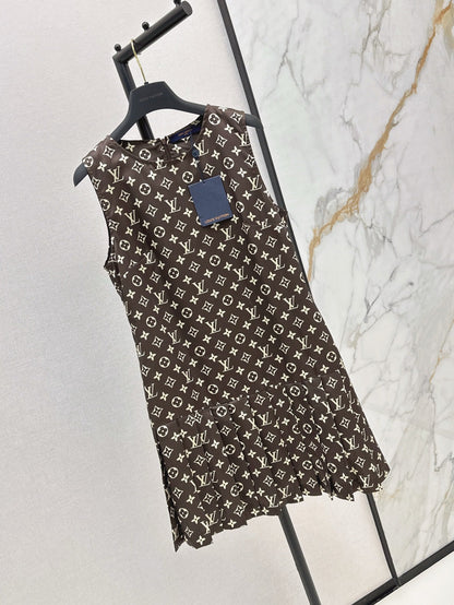 Loui* monogram pleated dress