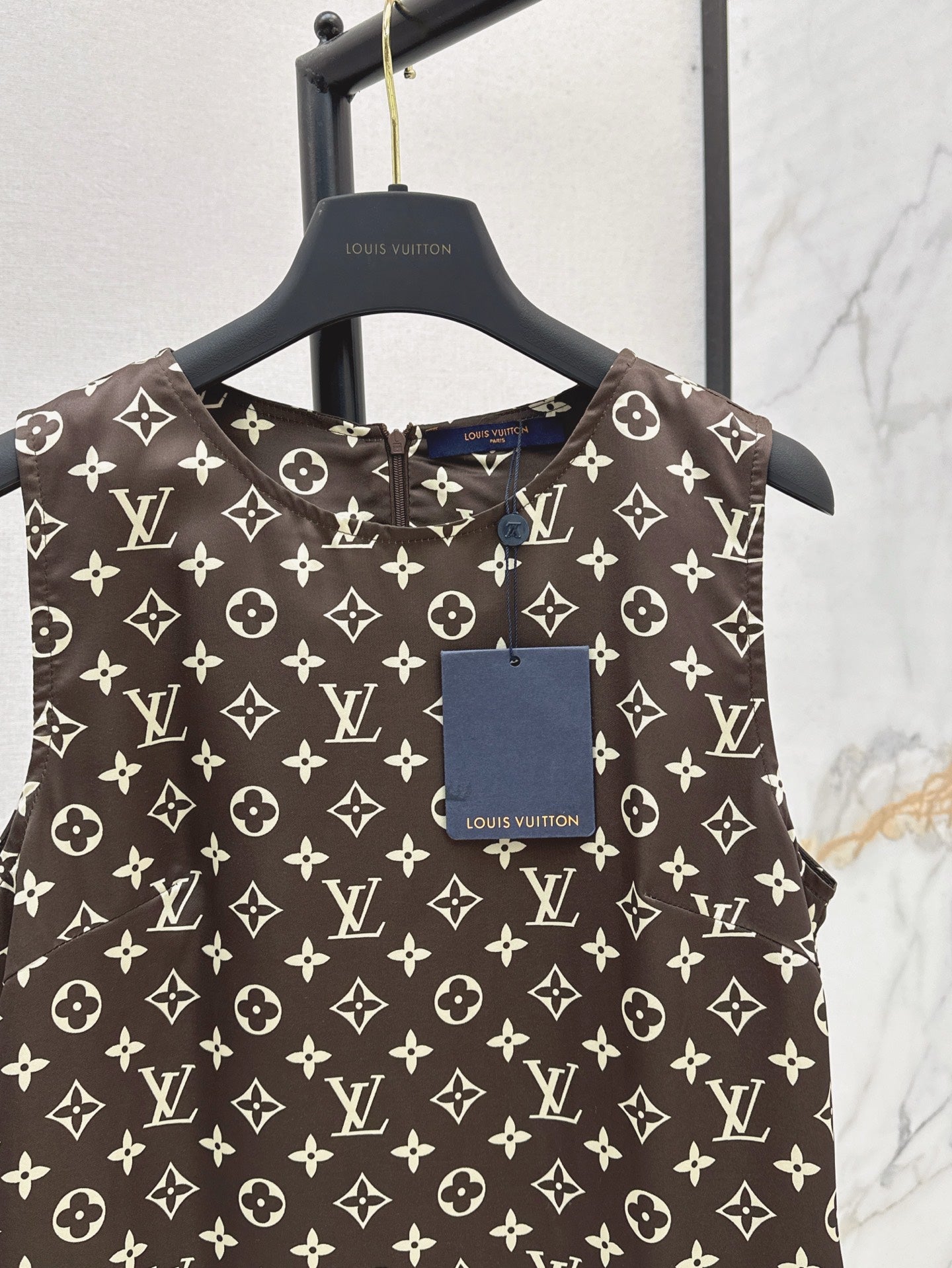 Loui* monogram pleated dress