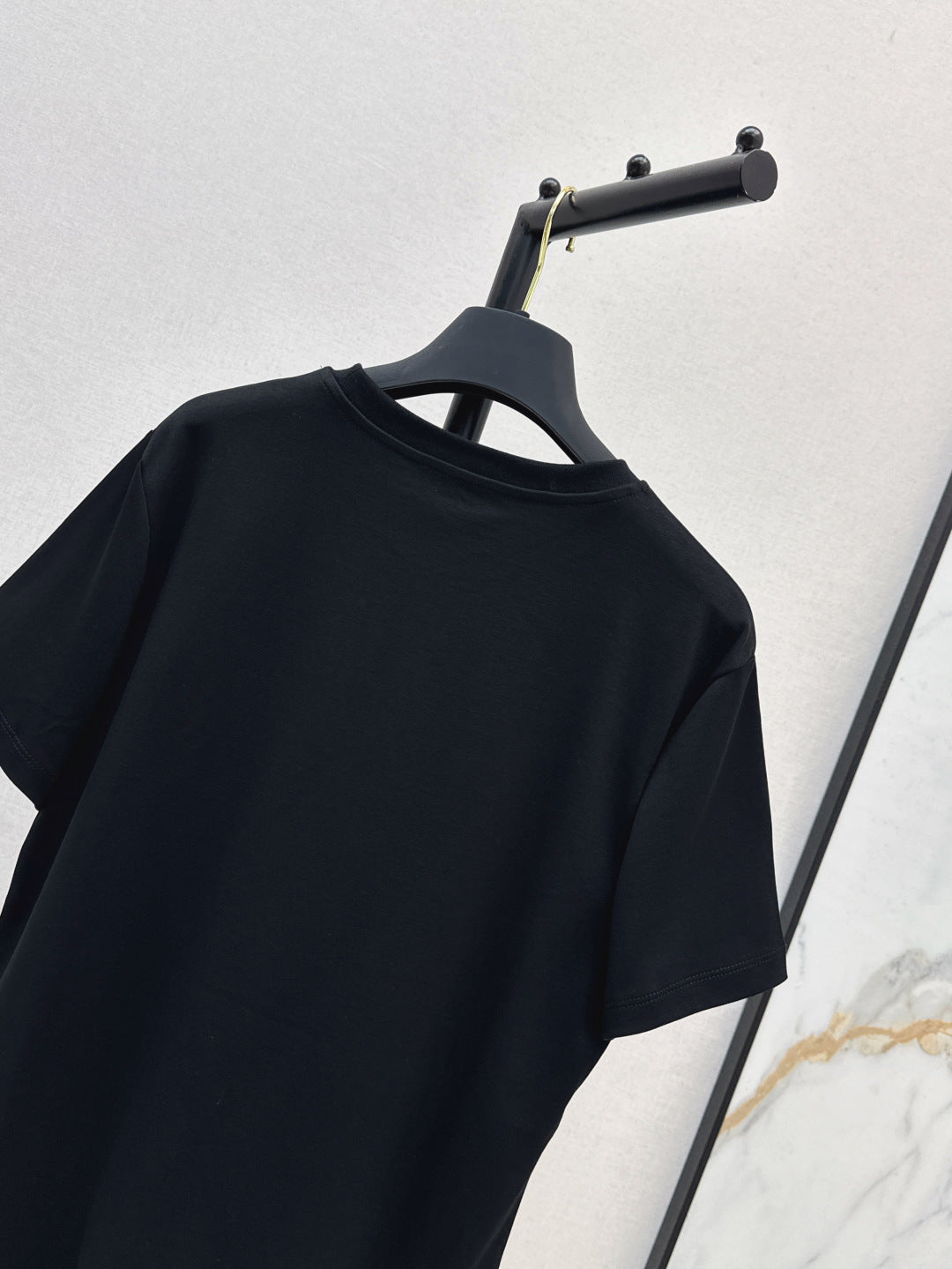Loui* 25ss embroidered cotton t-shirt