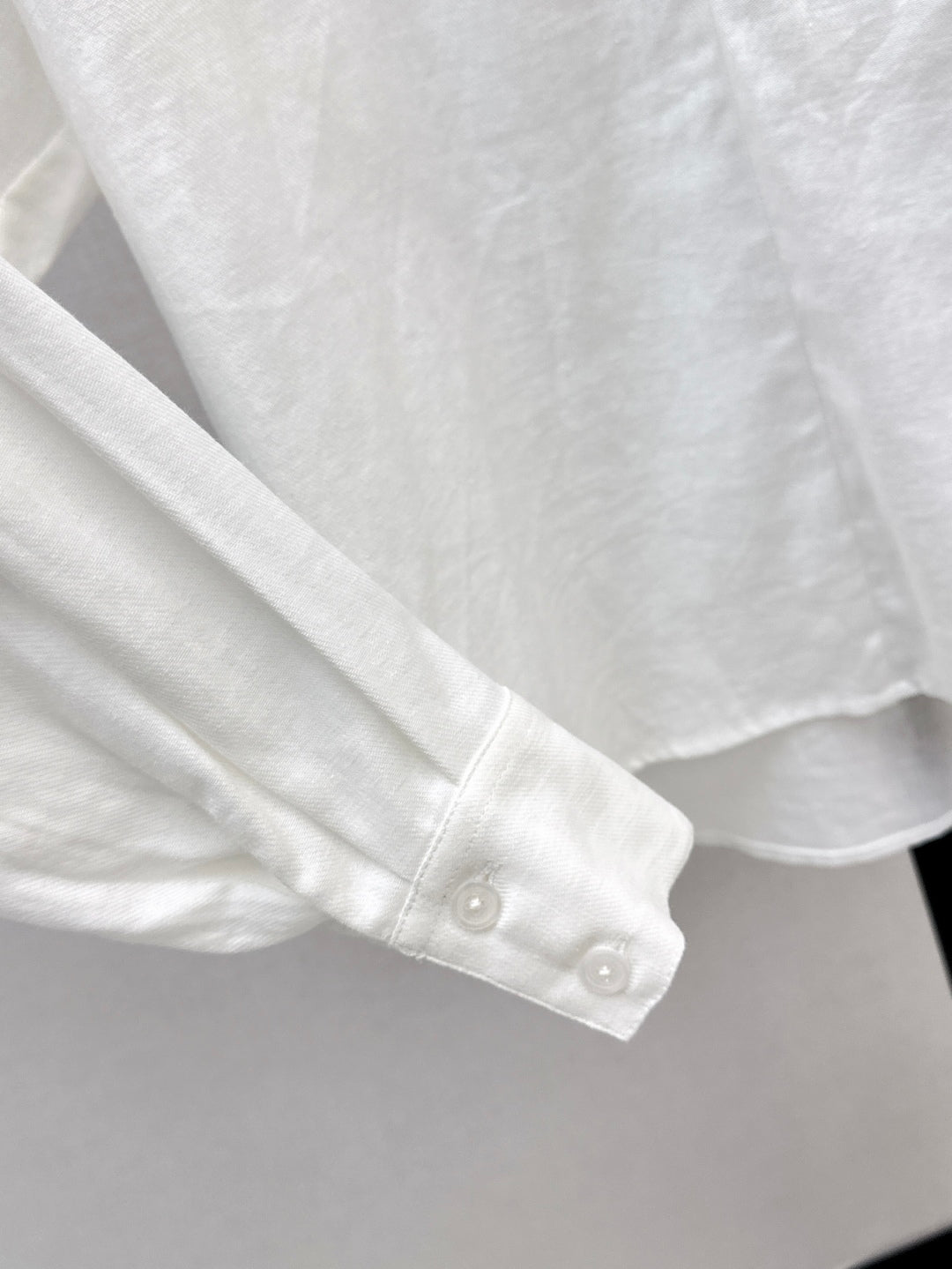 Brune*C 25ss embroidered linen blouse