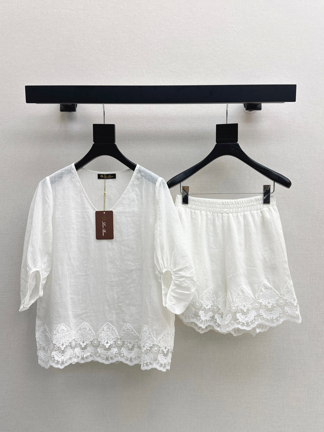 Lor*P 25ss ramie suit with lace trim